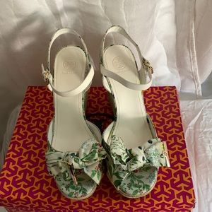 Tory Burch Carina Material Wedge 120mm Sandals 11